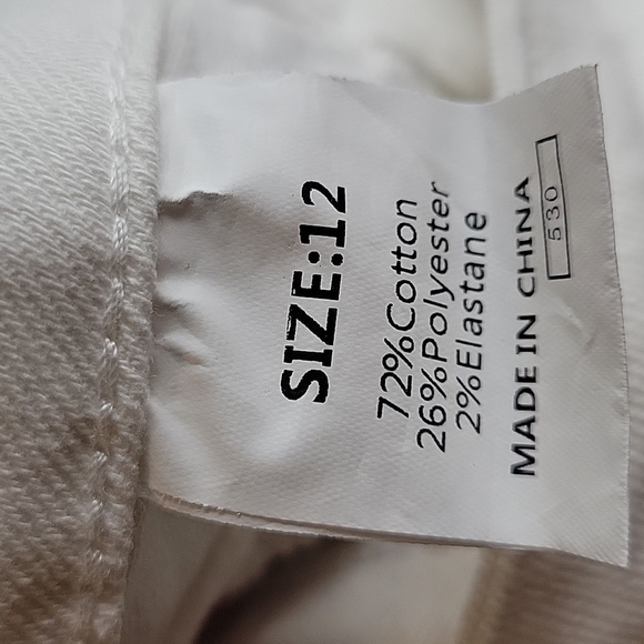 Women's White Wide-Leg Jeans - Picture 11 of 16